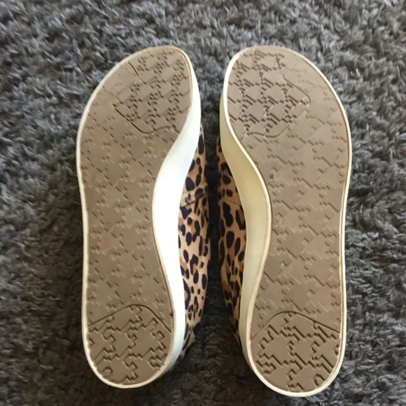 Dr. Scholl’s Women’s Leopard Print Comfort Walking Slip-On Shoes 9.5 - Picture 3 of 7